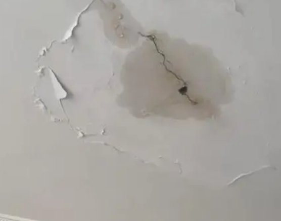 志丹阳台漏水维修公司分享下屋面防水工程质量问题原因分析
